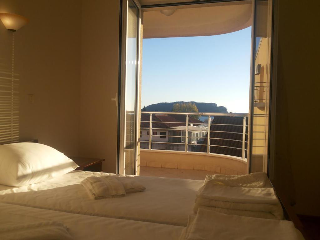 Residence Bella Budva Pokoj fotografie